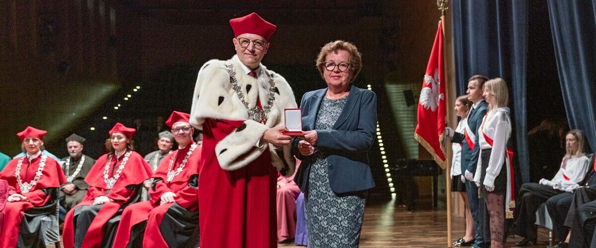 Medal Uniwersytetu w Białymstoku dla dr Anny Rybak
