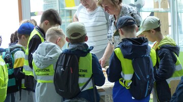 Piknik Klub&oacute;w Młodego Odkrywcy na Uniwersytecie w Białymstoku podczas Podlaskiego Festiwalu Nauki i Sztuki 