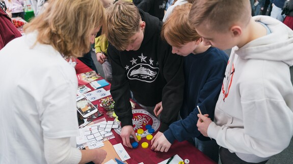 Wydział Matematyki na XVIII Targach Edukacyjnych w II LO im. Księżnej Anny z Sapiehów Jabłonowskiej w Białymstoku.