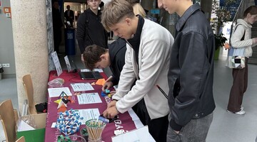 Spotkanie z Maturzystami 2025 – stoisko Wydziału Matematyki 