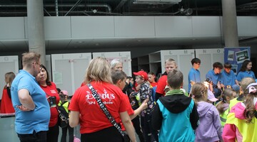 Piknik Klub&oacute;w Młodego Odkrywcy na Uniwersytecie w Białymstoku podczas Podlaskiego Festiwalu Nauki i Sztuki 