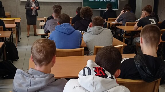 Dr Anna Rybak promowała Wydział Matematyki w Zespole Szk&oacute;ł Technicznych im. gen. Władysława Andersa