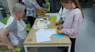 Piknik Klub&oacute;w Młodego Odkrywcy na Uniwersytecie w Białymstoku podczas Podlaskiego Festiwalu Nauki i Sztuki 