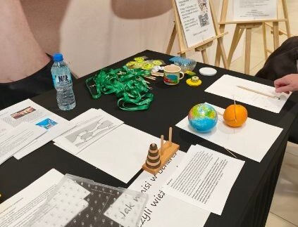 Matematyka, kt&oacute;ra bawi małych i dużych