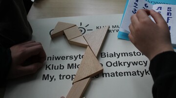 Piknik Klub&oacute;w Młodego Odkrywcy na Uniwersytecie w Białymstoku podczas Podlaskiego Festiwalu Nauki i Sztuki 