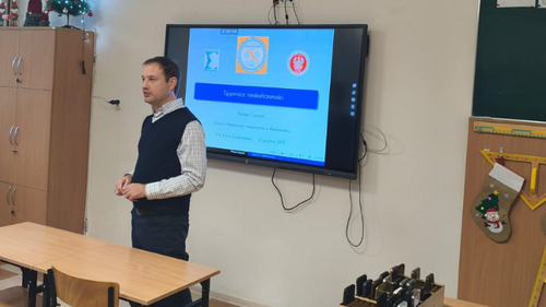 Dr Tomasz Czyżycki promował Wydział Matematyki w VIII LO w Białymstoku