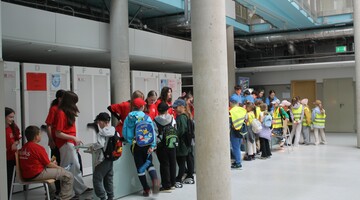 Piknik Klub&oacute;w Młodego Odkrywcy na Uniwersytecie w Białymstoku podczas Podlaskiego Festiwalu Nauki i Sztuki 