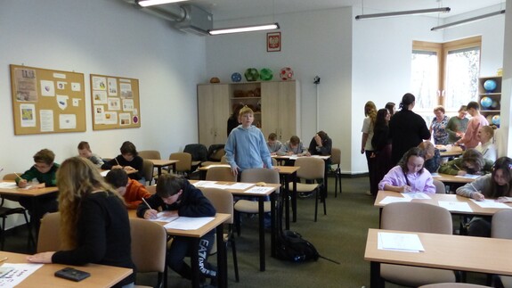 Studentki prowadzą zajęcia dla dzieci ze Szkoły Podstawowej nr 11 w Białymstoku